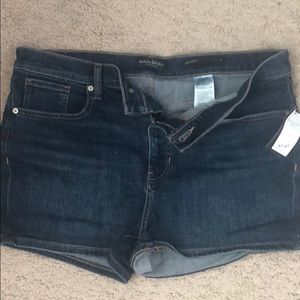 BNWT banana republic mid rise 3” shorts